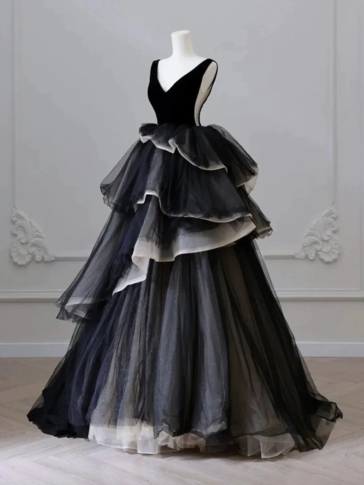Formal Women's Dresses Black V Neck Tulle Tiered Long Formal Prom Dress Party Gown Prom Dress Stores