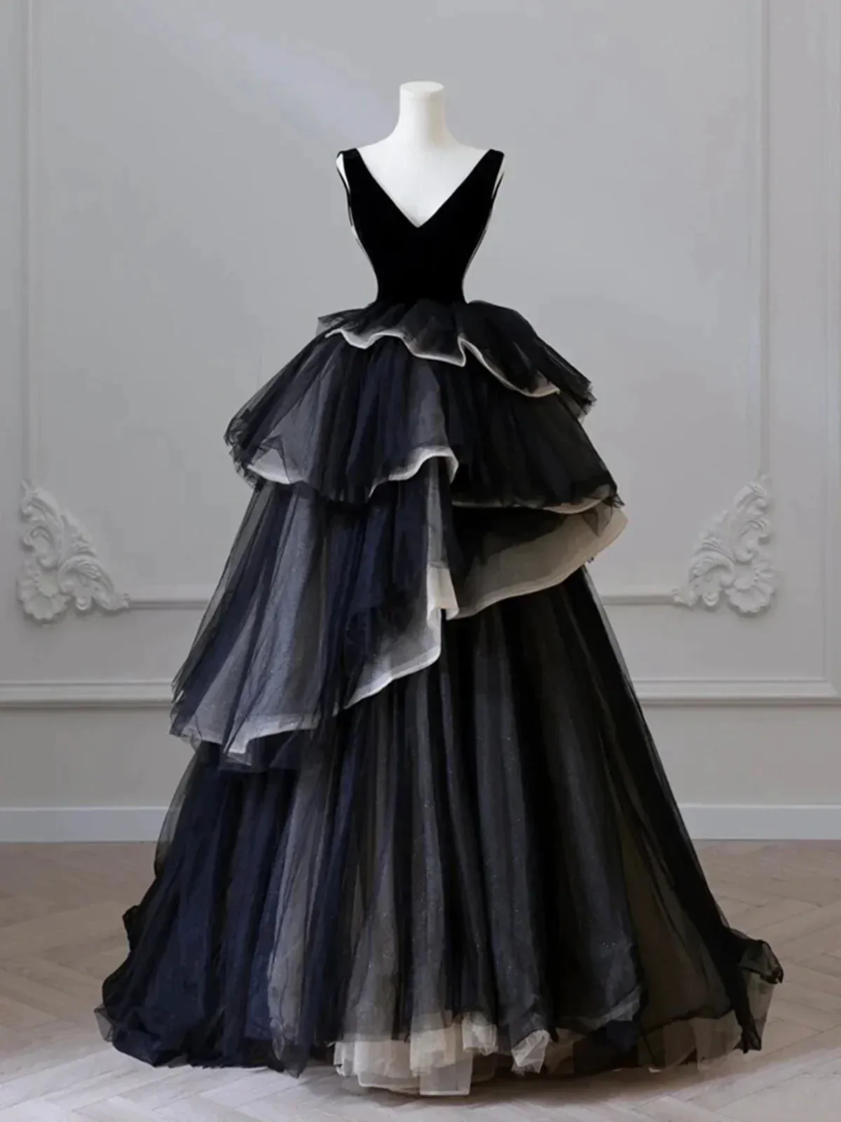 Formal Women's Dresses Black V Neck Tulle Tiered Long Formal Prom Dress Party Gown Prom Dress Stores